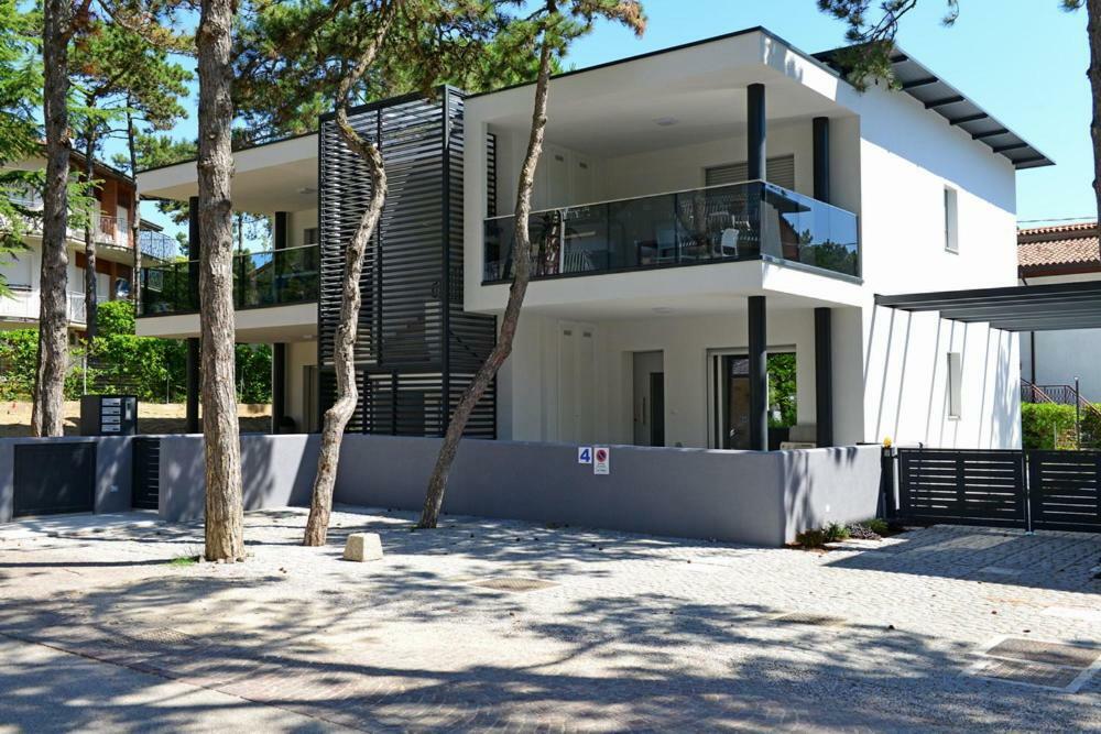 Residence Due Perle Lignano Sabbiadoro Exterior photo