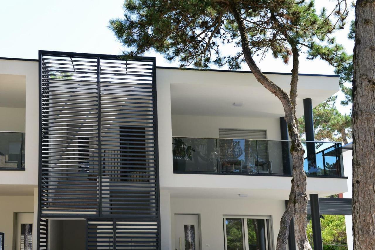 Residence Due Perle Lignano Sabbiadoro Exterior photo